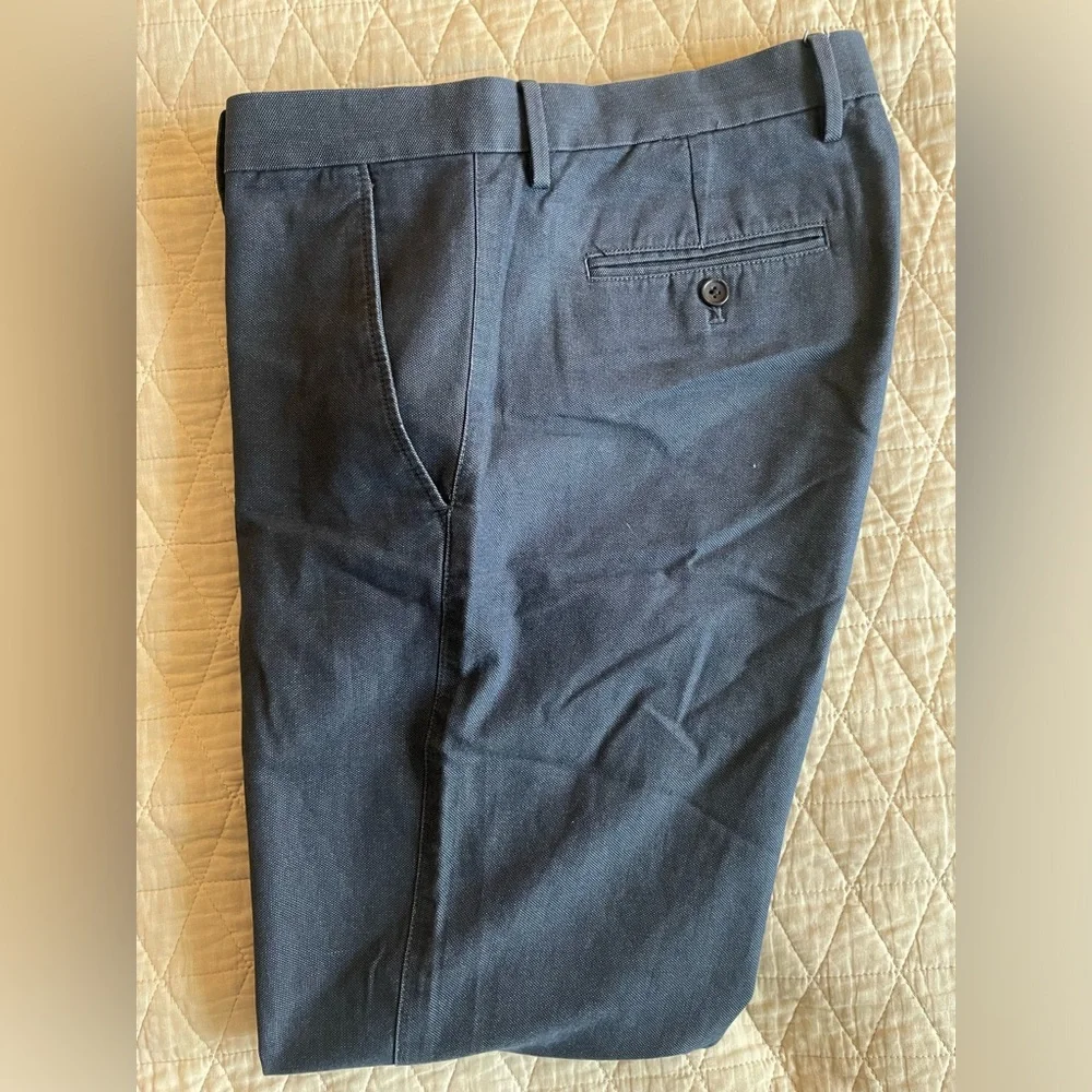 BANANA REPUBLIC Flat Front Cotton Dobby Nailhead Kenfield Pant in Navy Size 33